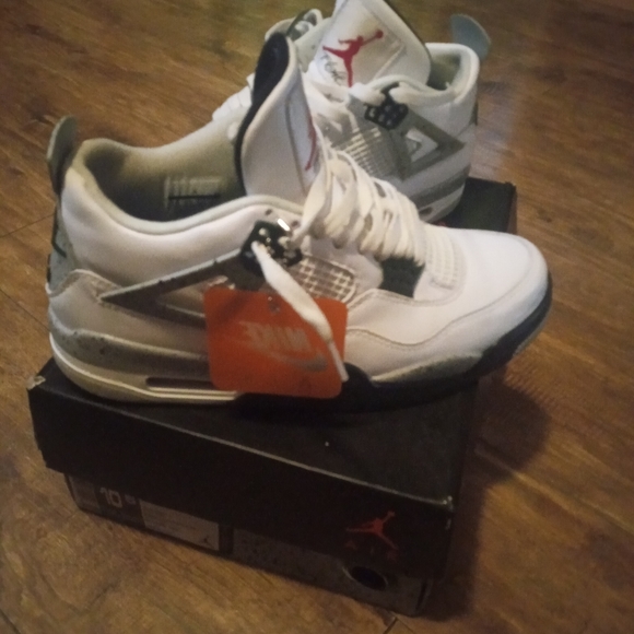 Jordan 4 cement - Picture 5 of 5